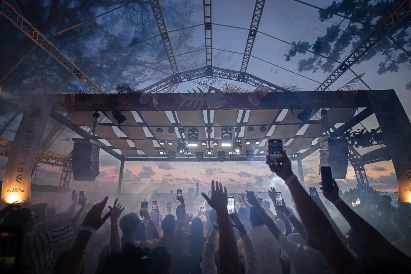 OPEN AIR